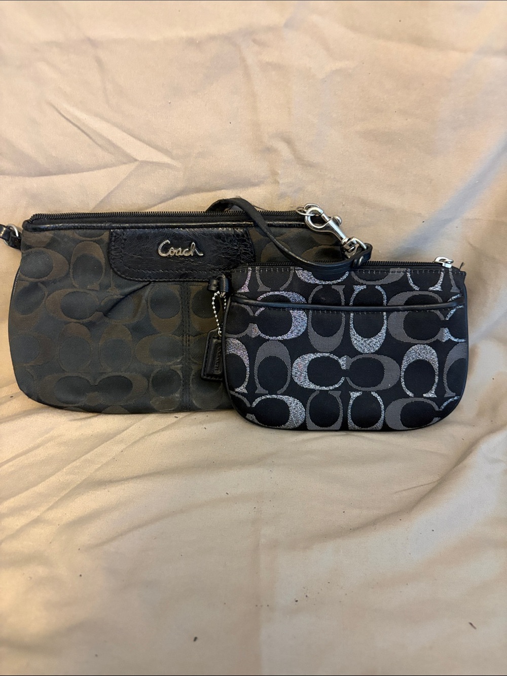 Coach Signature Wristlet Set – Black & Gray